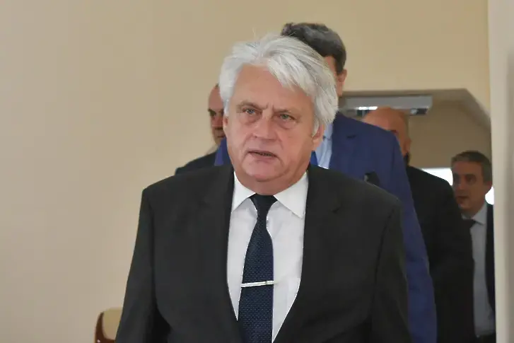 Бойко Рашков: ГЕРБ и ДПС се опитват да саботират дейността на Временната комисия за Нотариуса